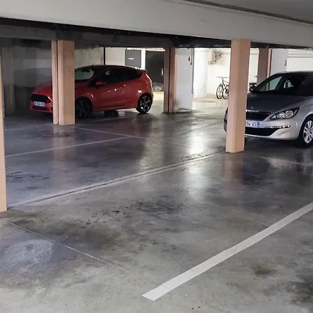 Cosy, Rénové, Bien Situé, Parking Privé