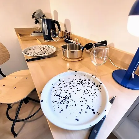 Cosy, Rénové, Bien Situé, Parking Privé