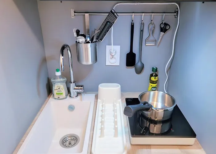 Cosy, Renove, Bien Situe, Parking Prive