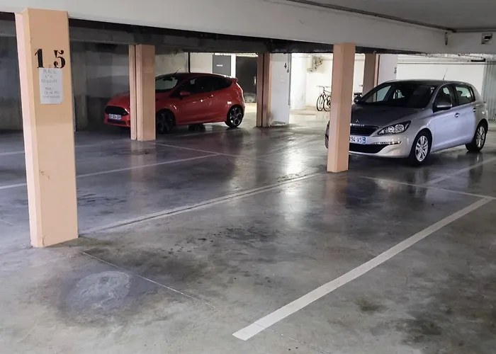 Cosy, Rénové, Bien Situé, Parking Privé